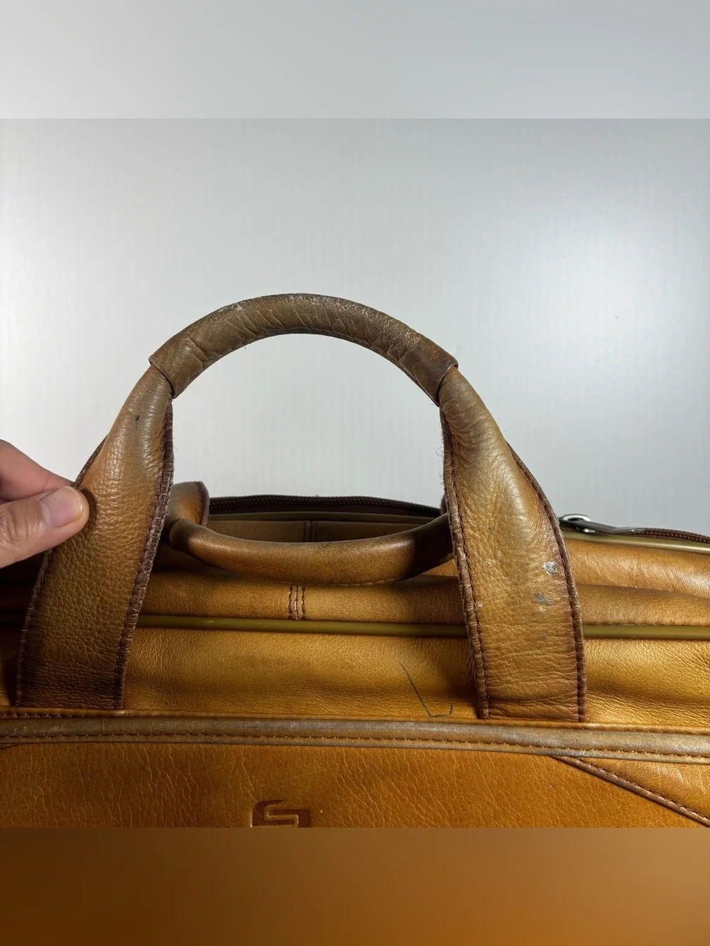 Solo New York Walker Brown Camel Leather Briefcase Laptop Rolling Travel B